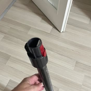 V12 Süpürge İçin Yedek Parça Bekleyişi