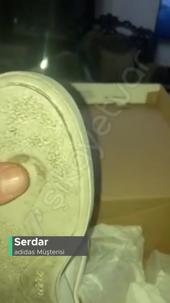 Problemli Adidas Ayakkabı! videonun kapak resmi