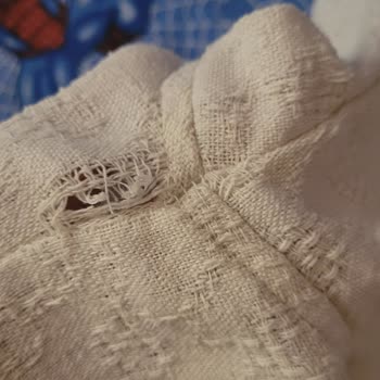 DeFacto Gömlek: 3 Giyim Sonrası Yırtılma Sorunu