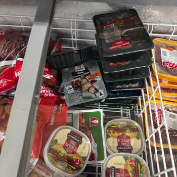 Market Çalışanlarının Umursamaz Tavırları Ve Hijyen Sorunları