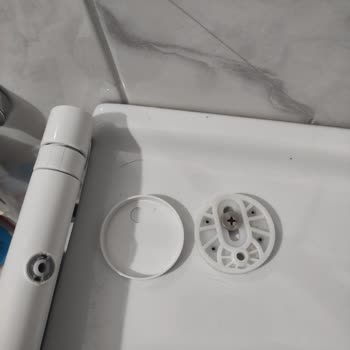 Dayanıksız Klozet Menteşeleri Sorunu