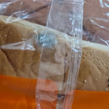 BİM'den Aldığım Küflü Sandviç Ekmeği Sağlığımızı Tehdit Ediyor