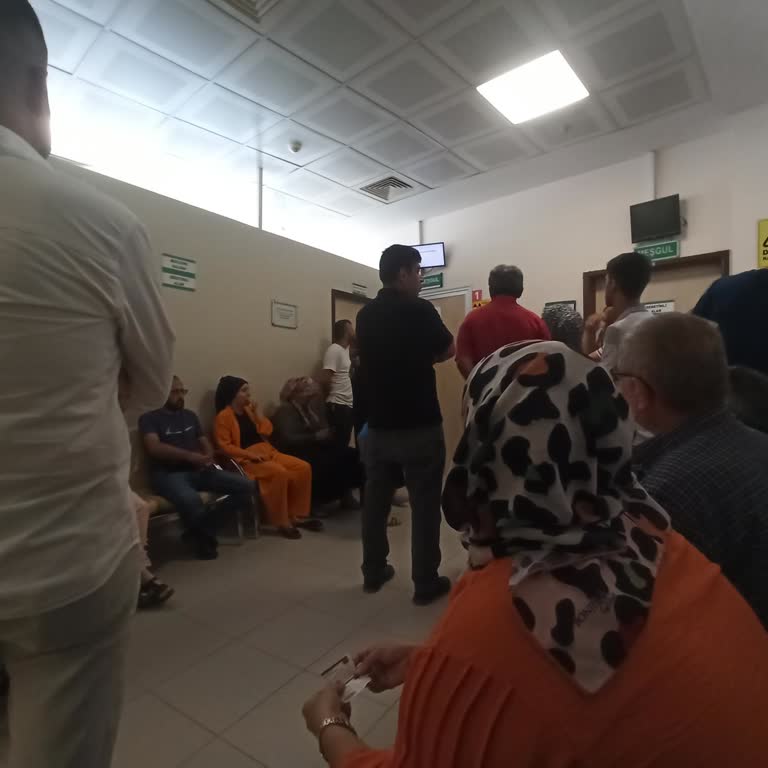 Tarsus'ta Röntgen Kuyruğunda Saatlerce Beklemek