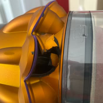 Dayanıklılık Sözleri Boşa Çıktı: Dyson Süpürge Hayal Kırıklığı