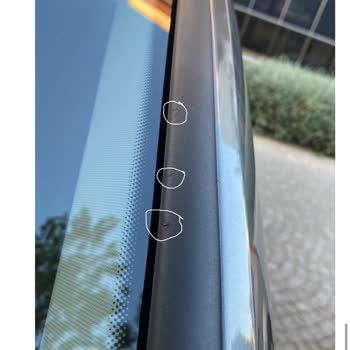 Skoda Servisinde Onarım Sonrası Hayal Kırıklığı: Çizik Ve Darbeli Cam Çıtaları