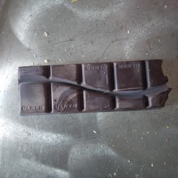 Bozuk Ve Küflü Çikolatalar: Ülker'e Güvenimiz Sarsıldı