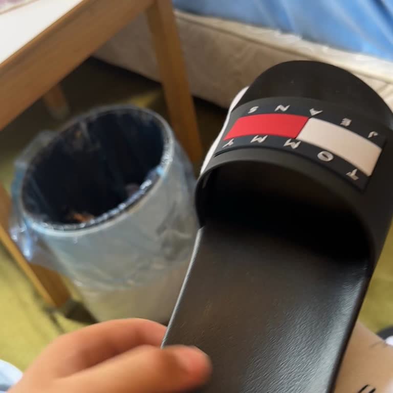 Tommy Hilfiger Terlik Hayal Kırıklığı