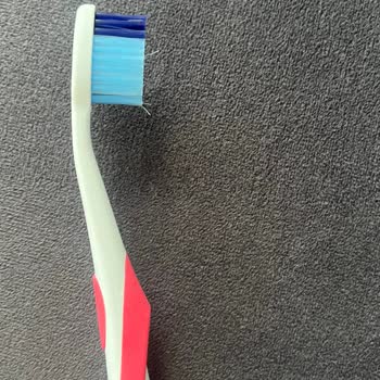 Sensodyne Fırça Kıllarındaki Hızlı Deformasyon Şaşırtıyor