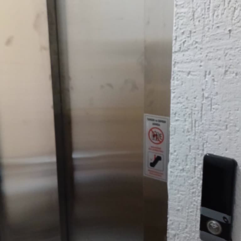 Sefaköy'deki Yeni Binanın Asansör Sorunu