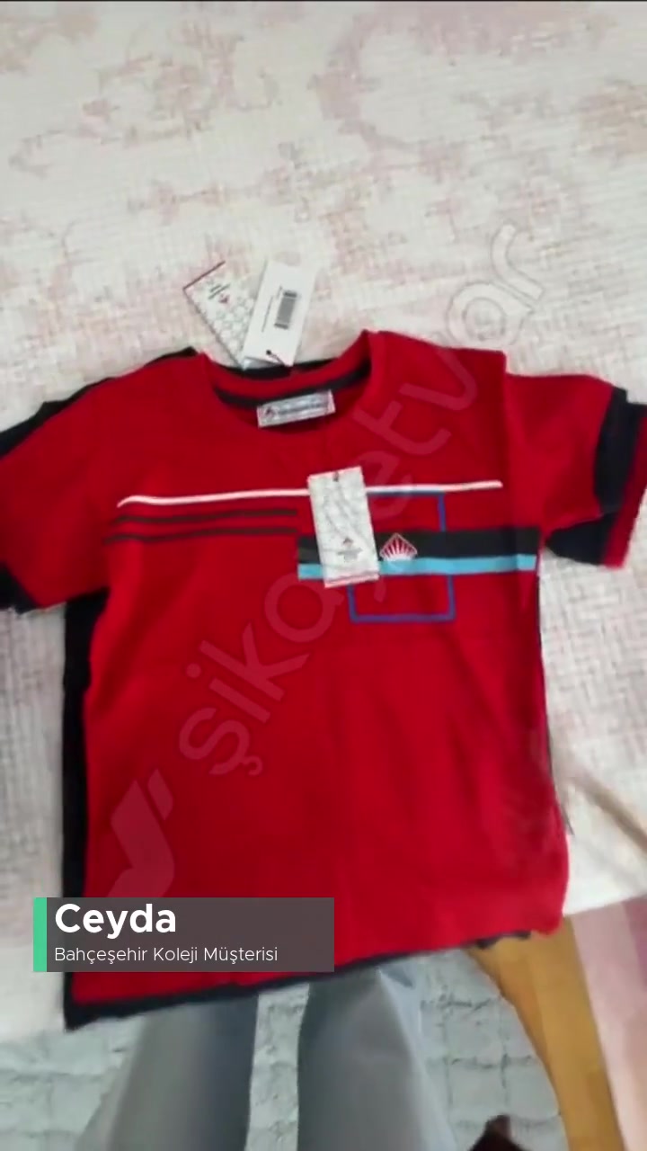 Bahçeşehir Koleji Üniforma Üretimi Ve Yanlış Beden Etiketi! videonun kapak resmi