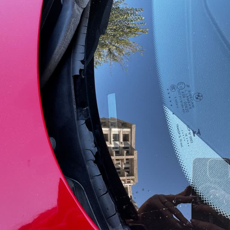 BMW 1.18 Ön Cam Fitili Sorunu