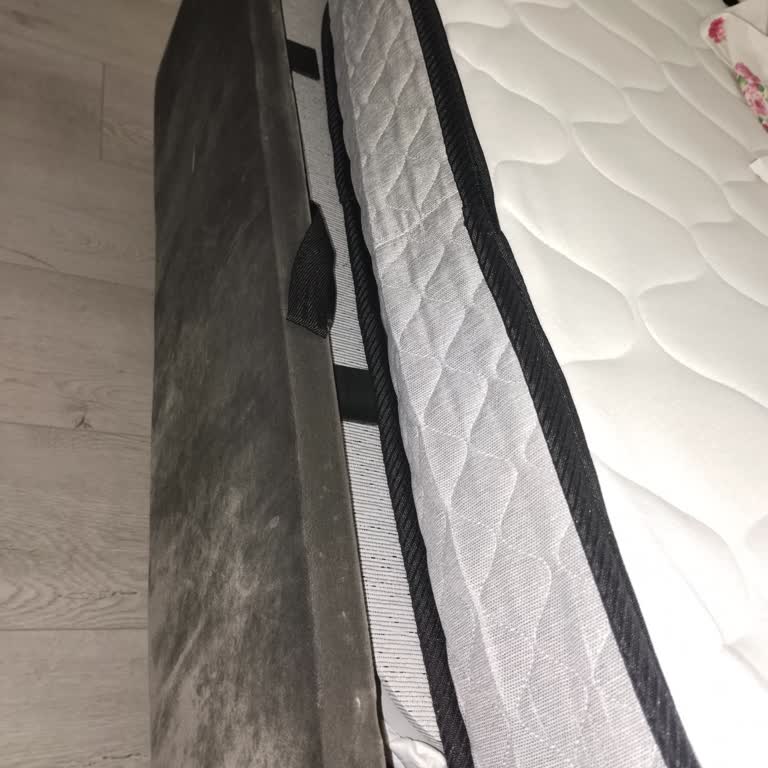 Şişmeyen Yatak Ve İlgisiz Müşteri Hizmeti