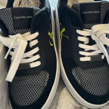 Calvin Klein Ayakkabılarımın Tül Aksesuarında Deformasyon Sorunu