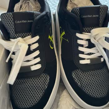 Calvin Klein Ayakkabılarımın Tül Aksesuarında Deformasyon Sorunu