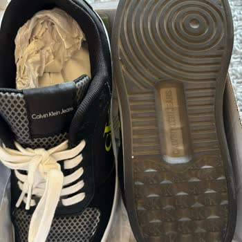 Calvin Klein Ayakkabılarımın Tül Aksesuarında Deformasyon Sorunu