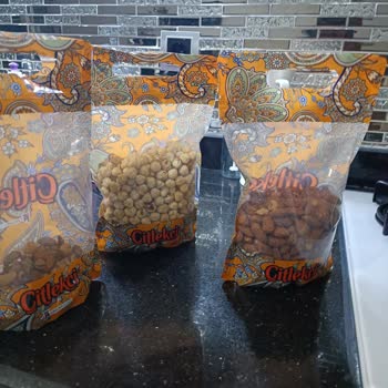 Nemli Ve Lezzetsiz Bademler