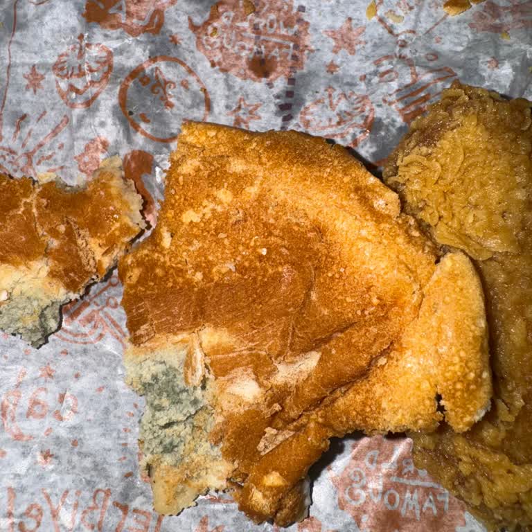 Küflü Hamburger Ve İletişim Sorunları