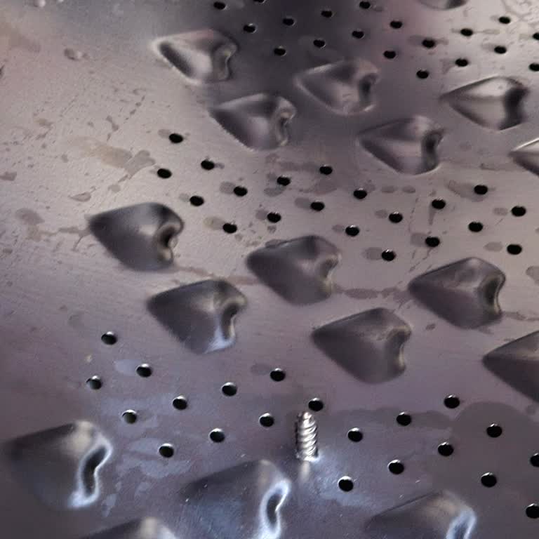 Yeni Çamaşır Makinesinde Şaşırtıcı Vida Problemi