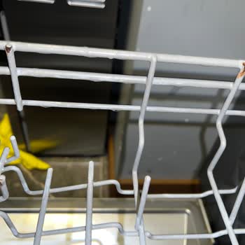 Paslanan Bulaşık Makinesi Sepetleri Sağlığımızı Tehdit Ediyor