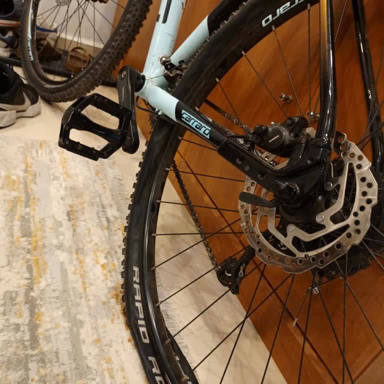 Carraro Bisikletin Dayanıksız Lastik Sorunu