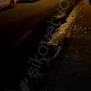MESKİ Sokakta Rögar Yok, Süzgeç Yok, Pis Kokudan Geçilmiyor!