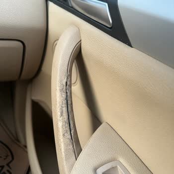 BMW X3 Kapı Kollarında Erime Ve Yapışkanlık Sorunu