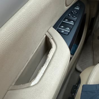BMW X3 Kapı Kollarında Erime Ve Yapışkanlık Sorunu