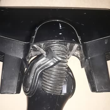 Bosch Süpürge Başlığı Kendi Kendine Kırıldı