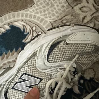 New Balance Ayakkabının Fileleri Açıldı