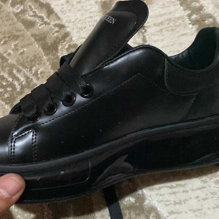 Kusurlu Ayakkabı Ve İletişimsizlik Sorunu