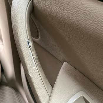 BMW X3 Kapı Kollarının Erimesi Ve Yapışkan Hale Gelmesi
