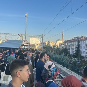 Yoğun Saatlerde Yetersiz Vagon Sorunu