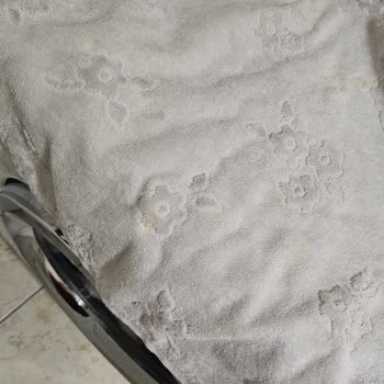 Özdilek Havlularında Gizemli Lekeler