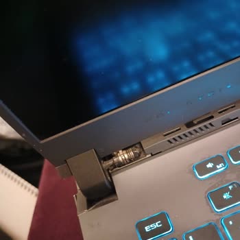 Asus Ve UPS Arasında Kayıp: Kırık Laptop Ve Prosedür Karmaşası