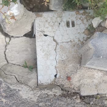 Kırılan Rögar Kapağı Ve Sorumluluk Alınmaması