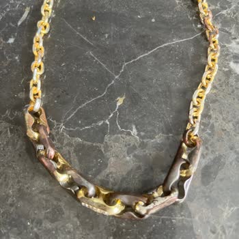 Paslanan Takı İçin Hayal Kırıklığı