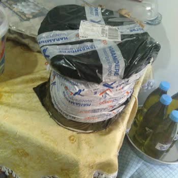 Esenler'de Sürekli Patlayan Salça Kutuları