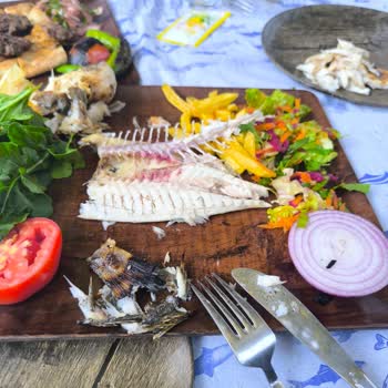 Kuzu Eti İstemedik, Pişman Olduk: Alaycı Tavır Ve Temizlenmemiş Balık