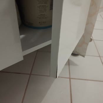 Kısa Sürede Kabaran Banyo Dolabı Sorunu