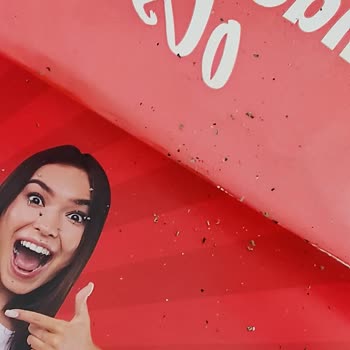 Sigara Külü İçinde Gelen Yemek Skandalı