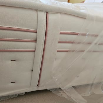 Kirli Ve Yırtık Yatak Hayal Kırıklığı Yarattı