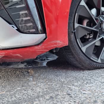 Renault Clio Servis Sürecinde Uzayan Bekleyiş Ve Mağduriyet