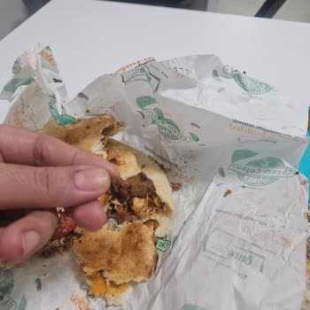Konya Gökkuşağı Şubesi'nde Hayal Kırıklığı: Bayat Ekmek Ve Soğuk Döner