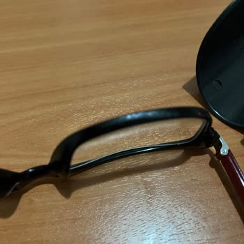 Atasun'da Hayal Kırıklığı: İlgisiz Hizmet Ve Defolu Gözlük Camı