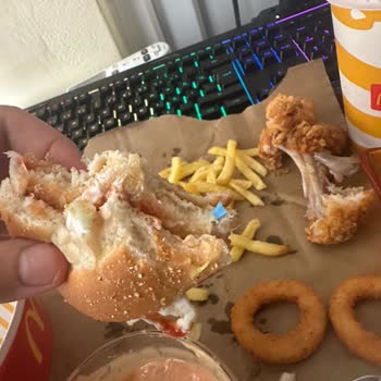 Burgerimde Plastik Kalıntısı Şoku