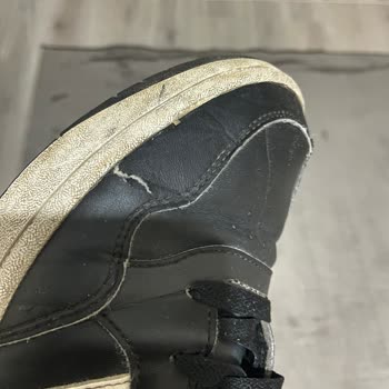 Adidas Ayakkabılarında Hayal Kırıklığı: Garanti Süreci Sorunu