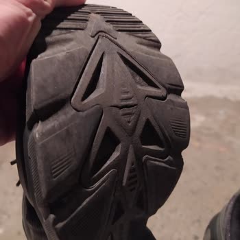 Skechers Ayakkabıda Taban Yırtılması Ve Mağaza İlgisizliği