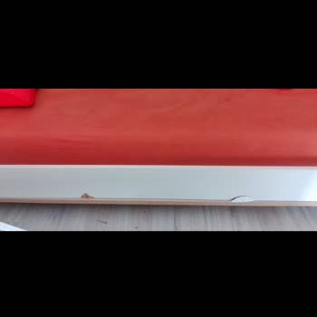 Kırık Karyola Ve 3 Aylık Bekleyiş