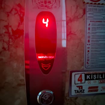 KYK Yurdunda Sürekli Bozulan Asansör Sorunu