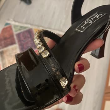 Meral Özgenç Taşlı Ayakkabının Hayal Kırıklığı